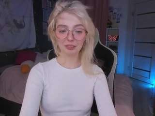 Loraa-Sun on cam for live free nude video chat now