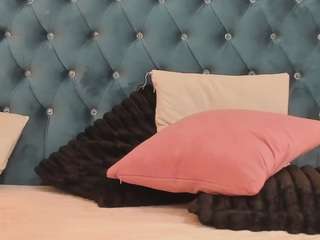 PinkyJollie on cam for live free nude video chat now