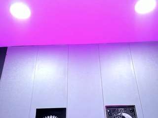 Lolita-jones on cam for live free nude video chat now