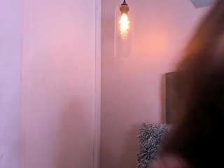 Roxxy-miss on cam for live free nude video chat now