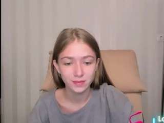 AshleyAngel18 on cam for live free nude video chat now