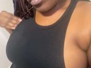 NaniLuvxxx on cam for live free nude video chat now