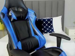 ask-71 on webcam for live free nude chat now