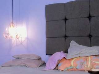 Candy-Johonson on webcam for live free nude chat now