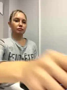 Chel_sea_ naked in live sex video chat