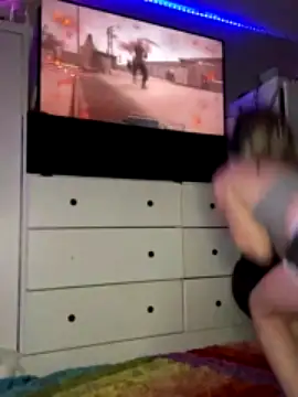 Cutiepietease02 naked in live sex video chat