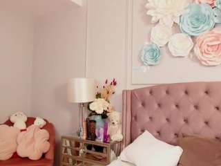 EvaRaynee on webcam for live free nude chat now
