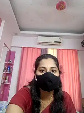 Indianhothyd naked in live sex video chat