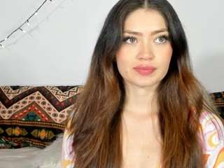 JuliM on webcam for live free nude chat now