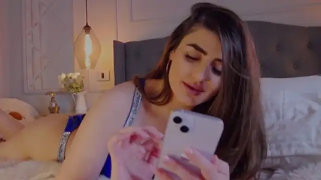 LadyFit naked in live sex video chat