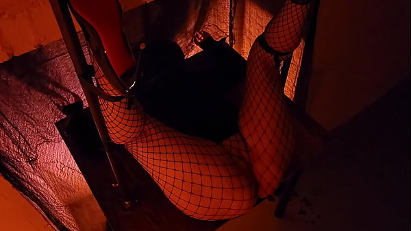 Lost girl wakes up on breeding table – squirt and creampie
