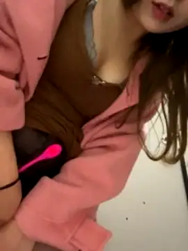 Lovely-520 naked in live sex video chat