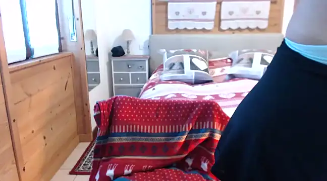 lulu_italy naked in live sex video chat