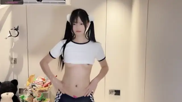 mini_fish naked in live sex video chat