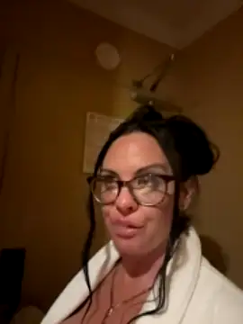 MrMrsWylde naked in live sex video chat