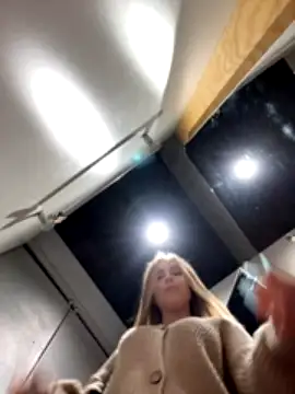 Murrrgirl naked in live sex video chat