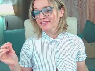 NandiSmile on webcam for live free nude chat now