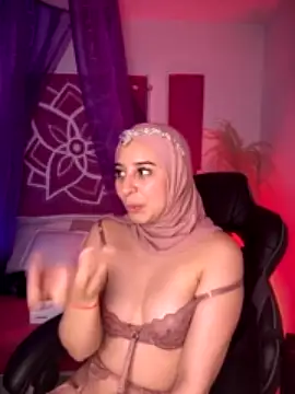 Naughty_arabs naked in live sex video chat