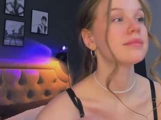 ShynieBlush on webcam for live free nude chat now
