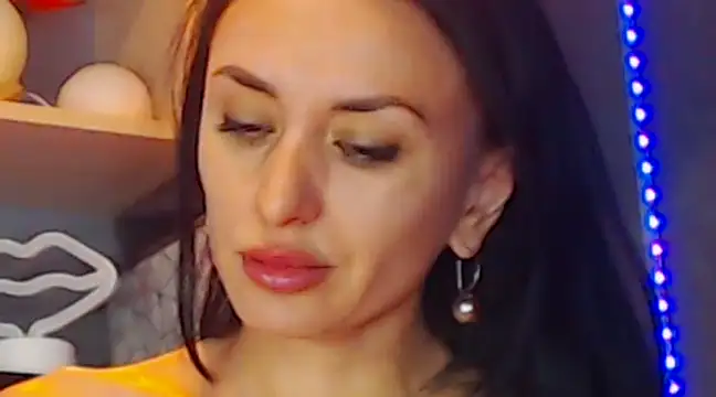 Siaconna naked in live sex video chat
