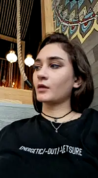 VioletRisky naked in live sex video chat