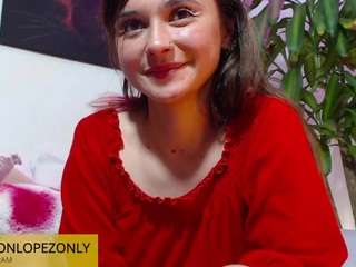 alisonn00 on webcam for live free nude chat now