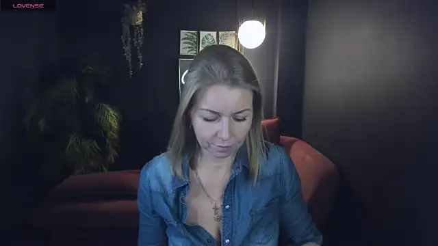 Annie_Light naked in live sex video chat
