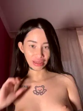 Avemi naked in live sex video chat