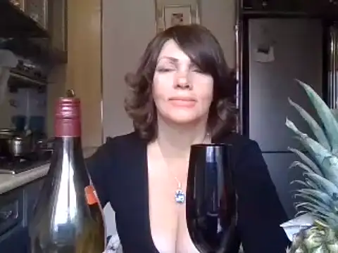 Baby-Matilda naked in live sex video chat