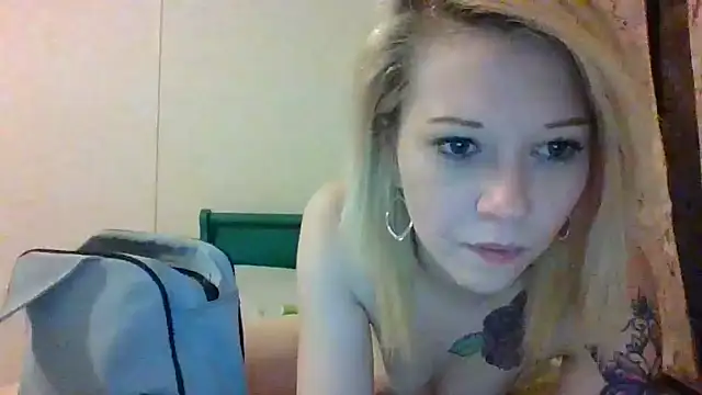 Badgirl25sexy naked in live sex video chat
