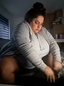 BBW-HOTTI naked in live sex video chat
