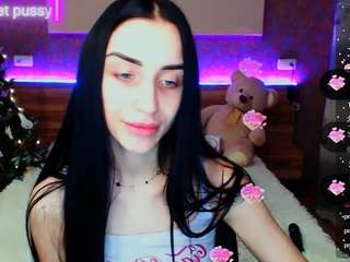 Emma-Davis on webcam for live free nude chat now