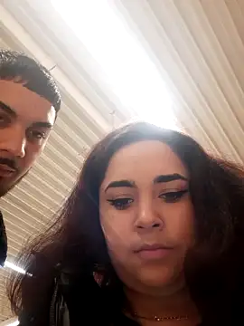 Fonixxx18_ naked in live sex video chat