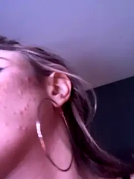 FoxyySexyy naked in live sex video chat