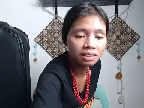 funnylittleone naked in live sex video chat