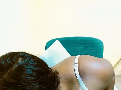 Indian_priyanka_ naked in live sex video chat
