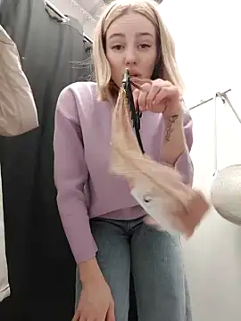 JenniferVibe naked in live sex video chat