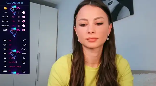 Jollystrip naked in live sex video chat
