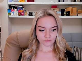 Kara Smith on webcam for live free nude chat now