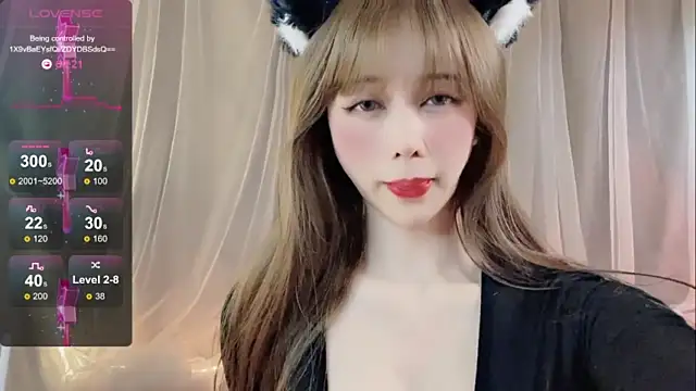 Katherine– naked in live sex video chat
