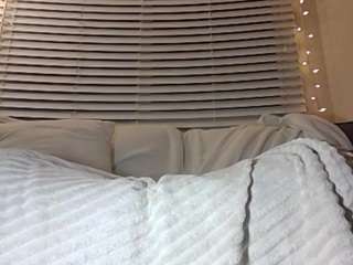 Luna Shyvanna on webcam for live free nude chat now