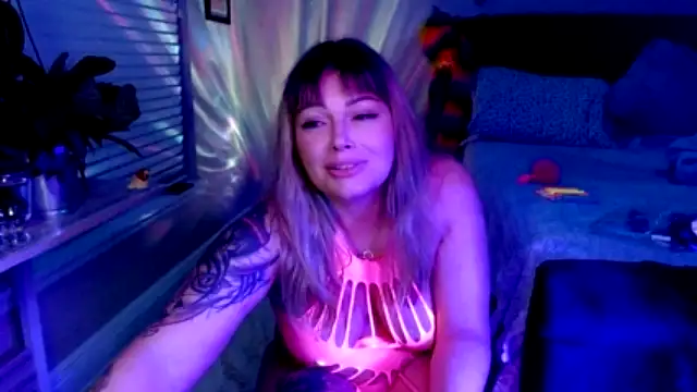 MarlaFknSinger naked in live sex video chat
