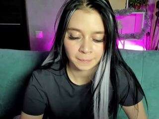 Miss-Polly on webcam for live free nude chat now