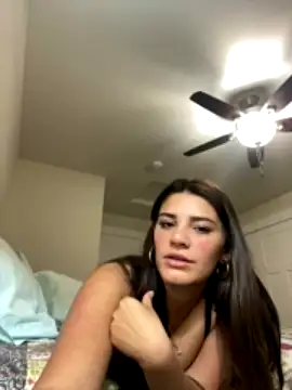 misslola2 naked in live sex video chat