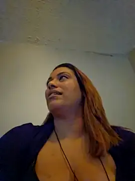 nikkierose naked in live sex video chat