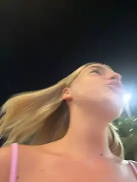 Nolegally_blonde naked in live sex video chat
