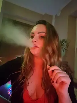 Sweet–milf naked in live sex video chat