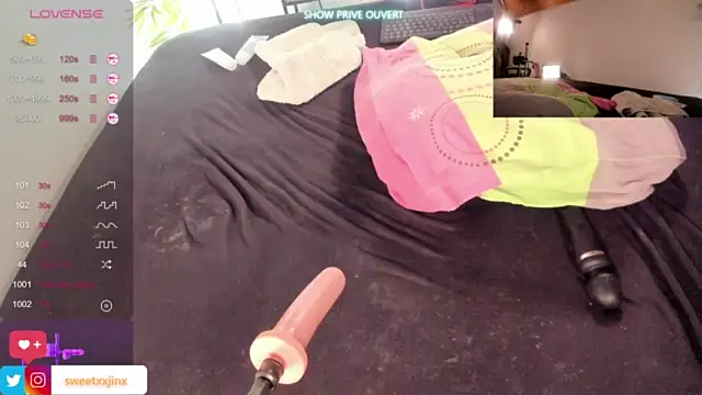 Sweetxxjinx naked in live sex video chat