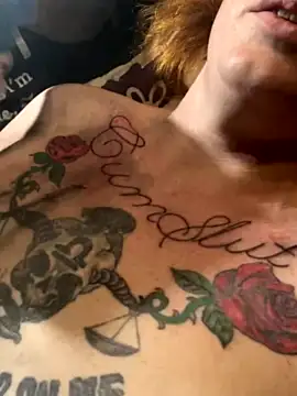 YourStonerChick naked in live sex video chat