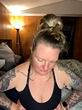 0Dezi0 naked in live sex video chat